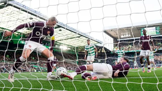 Hearts roll out red carpet ... and Celtic walk all over it